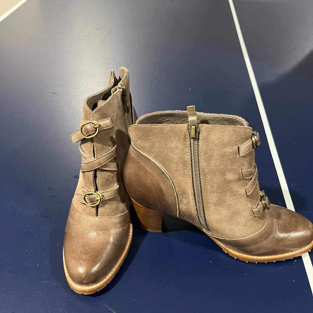 Beige/Taupe Bootie